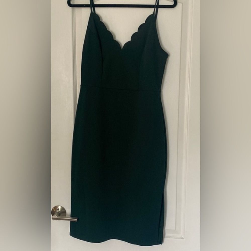 Socialite Black Scalloped Hem Dress